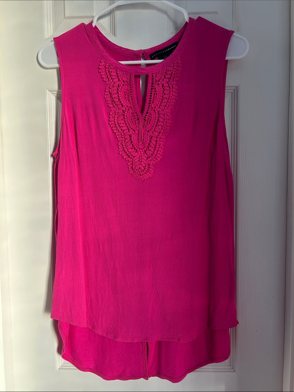 ⚜️ Grace Elements Sleeveless Crochet-Trim Shell Top in Hot Pink